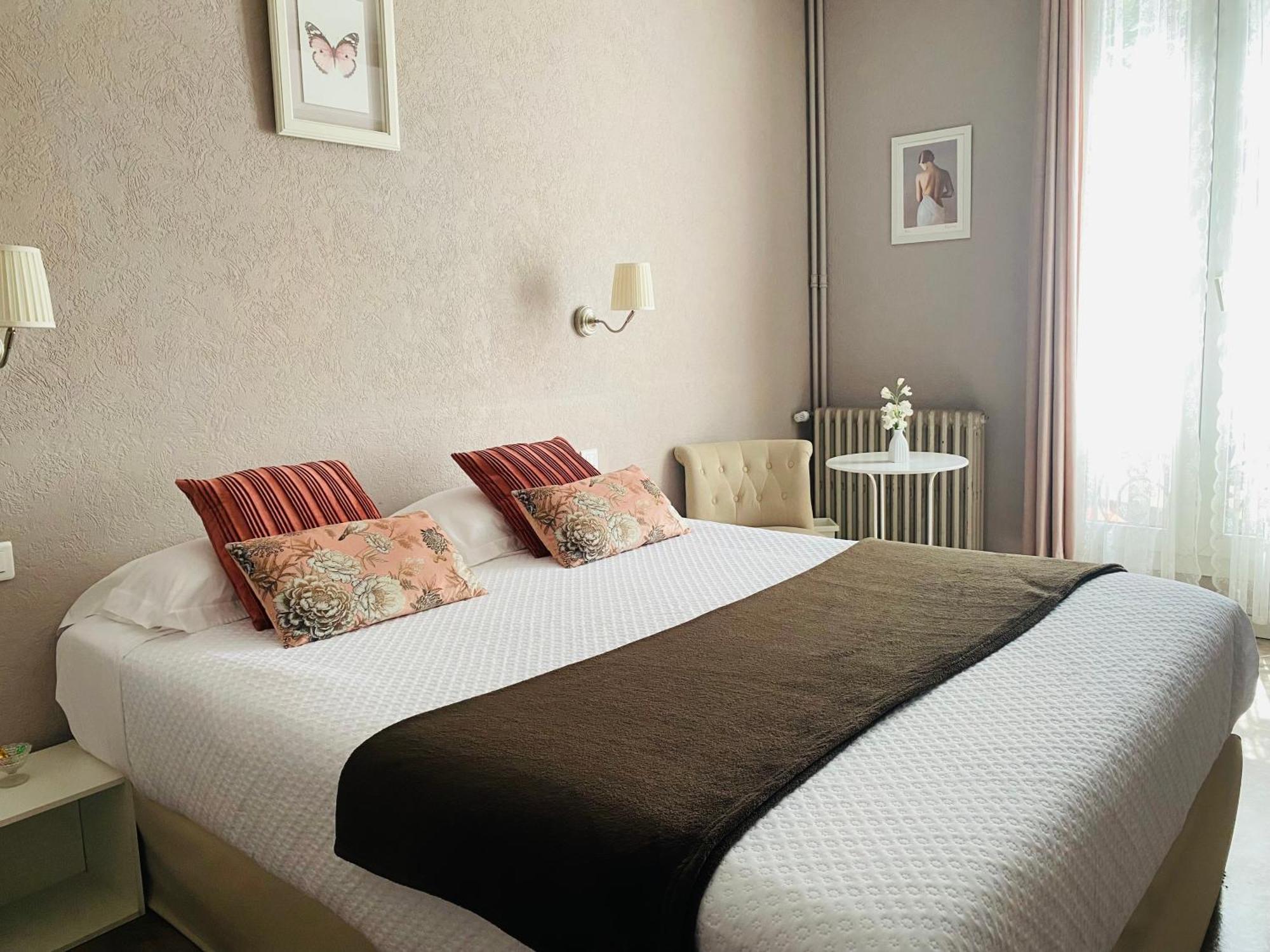 Le Grand Hotel Forcalquier Esterno foto