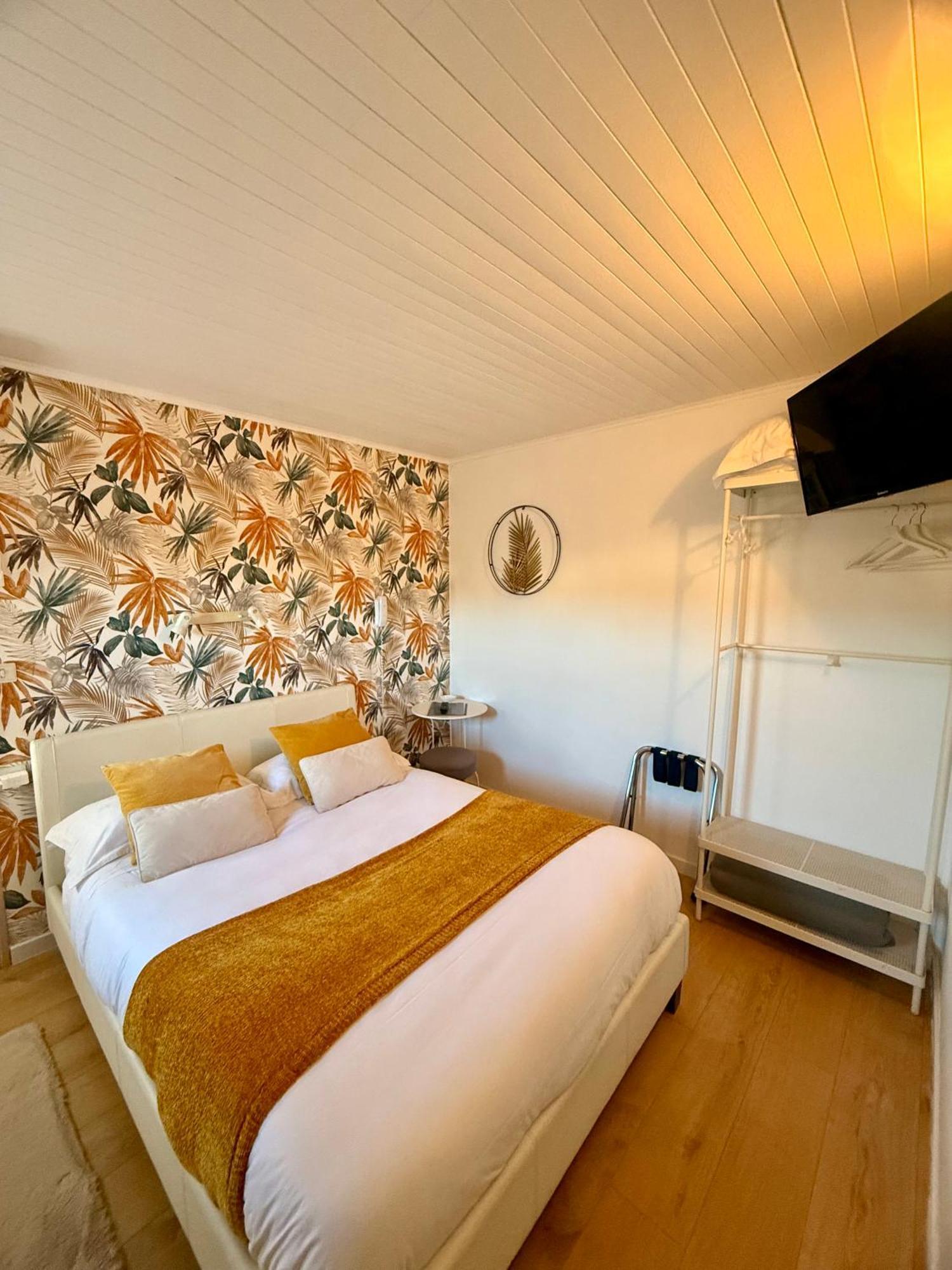 Le Grand Hotel Forcalquier Esterno foto