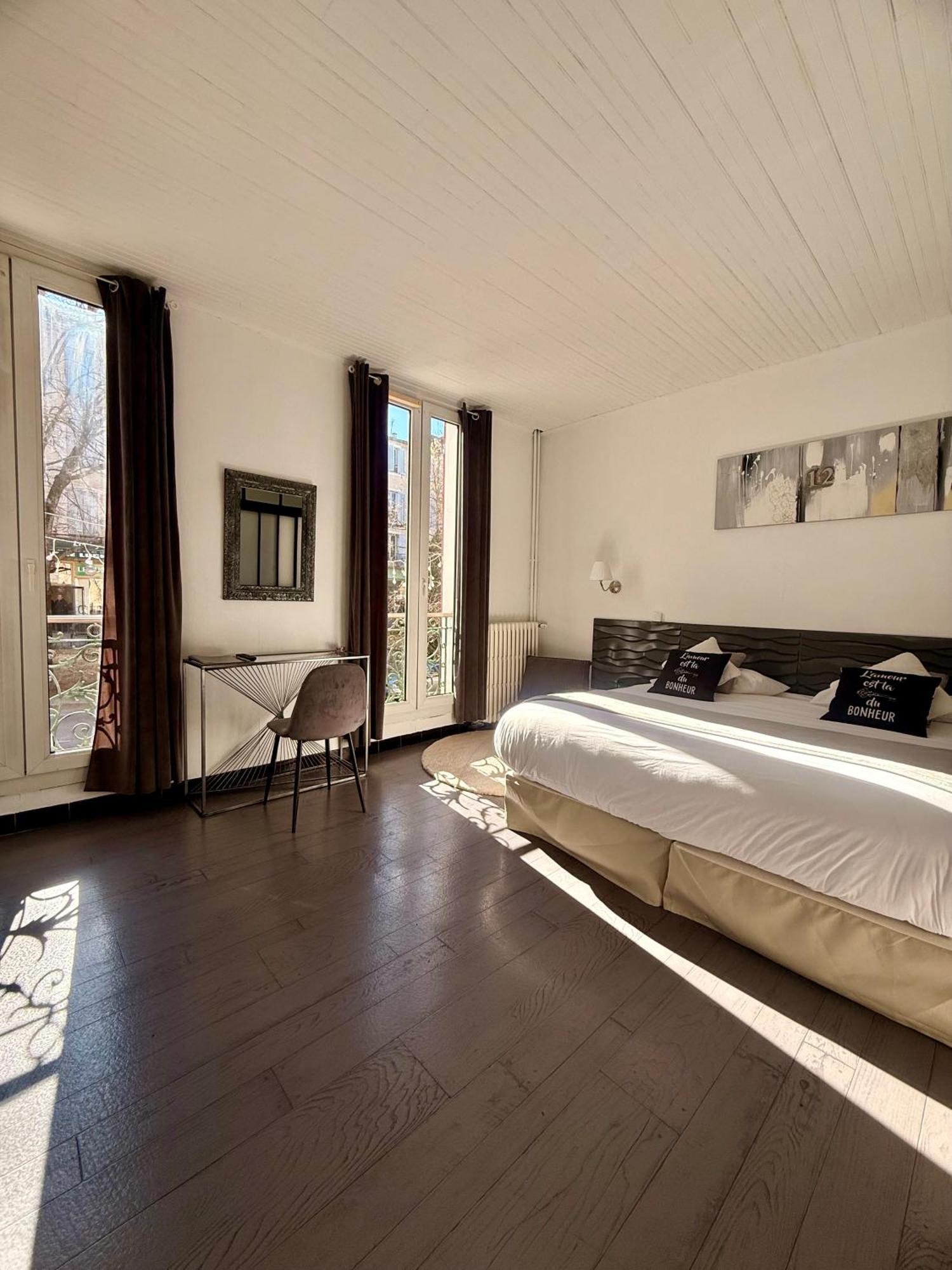 Le Grand Hotel Forcalquier Esterno foto